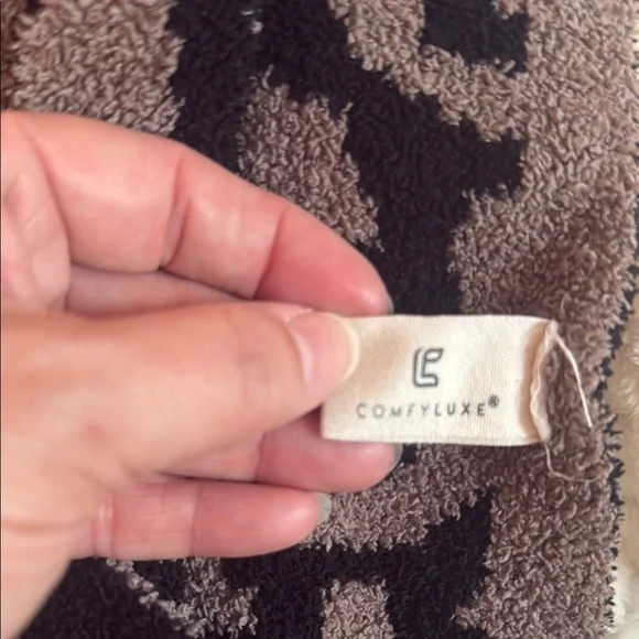 Comfy Luxe Leopard Print Blanket - Picture 3 of 6